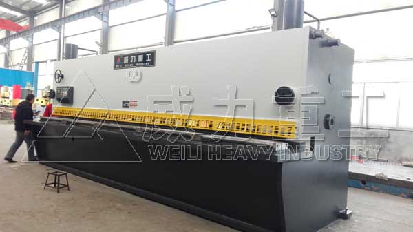 QC11Y-20x6000液压闸式剪板机_20mm厚6米剪板机价格